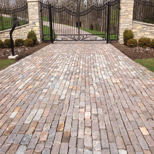 UNILOCK STONE DRIVEWAY IN BARRINGTON, ILLINOIS