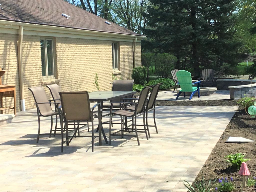 OUTDOOR LANDSCAPE DESIGN UNILOCK PAVER PATIO