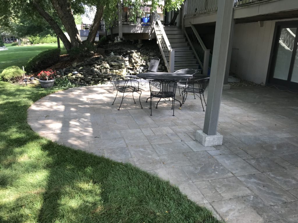UNILOCK BACKYARD PAVER PATIO