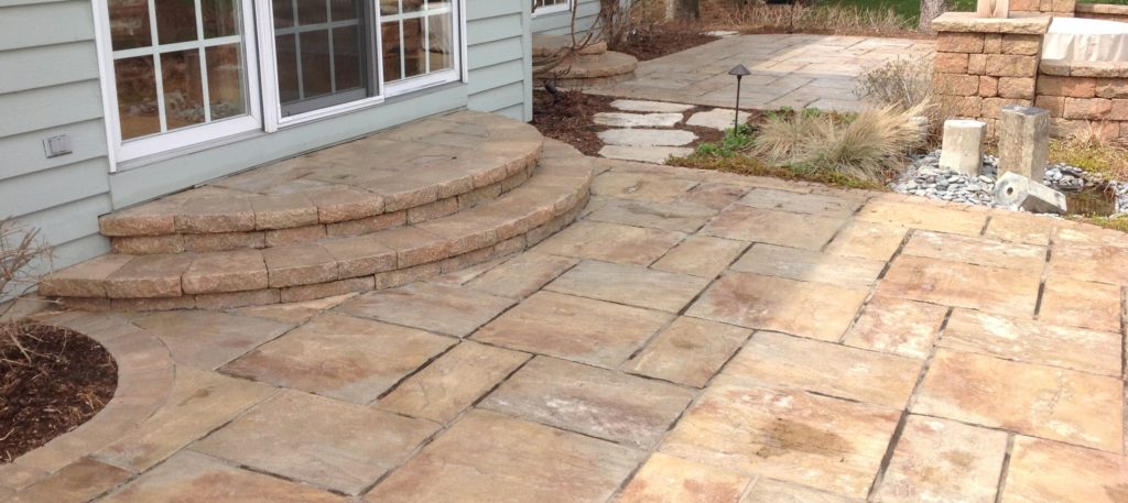 BROWN BACKYARD PAVER PATIO BY UNILOCK